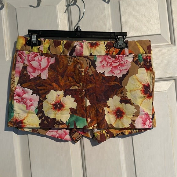 J. Crew Pants - J. Crew floral shorts size 6